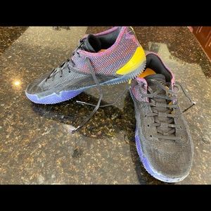 Nike Kobe Bryant’s size 8 in men.